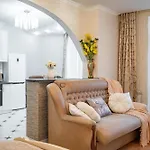 возле аркадии и парка победы с балконом Appartamento