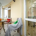 Appartement возле аркадии и парка победы с балконом