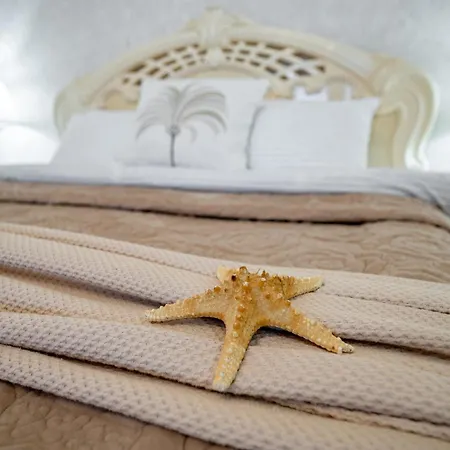 возле аркадии и парка победы с балконом Apartament Odessa