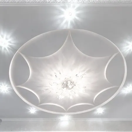 возле аркадии и парка победы с балконом и видом на море Апартаменти