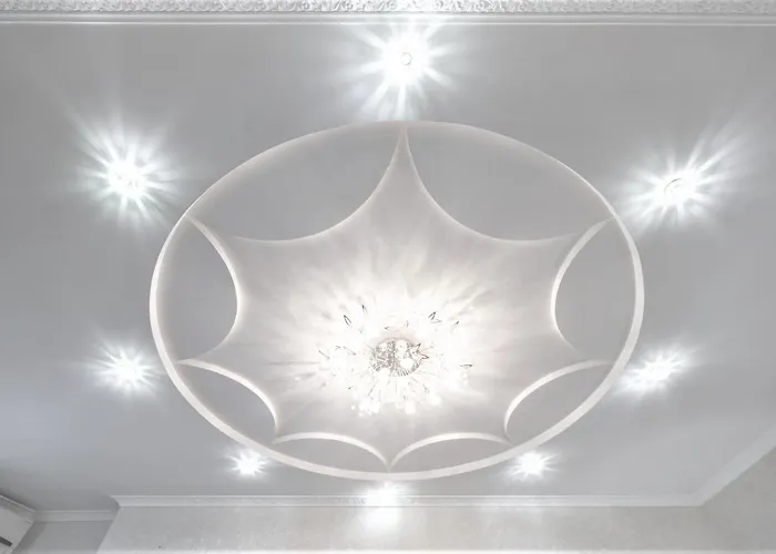 возле аркадии и парка победы с балконом Apartment