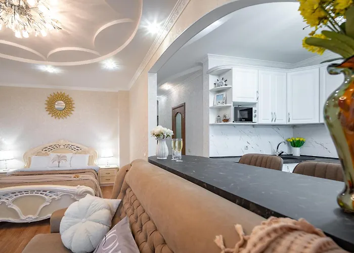 Apartament возле аркадии и парка победы с балконом *