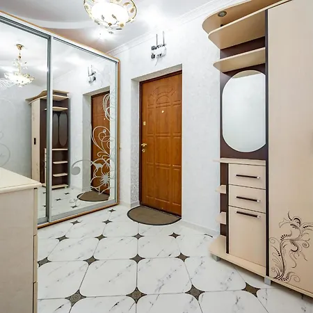Квартира Возле Аркадии И Парка Победы С Балконом Apartment