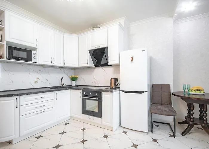 возле аркадии и парка победы с балконом Apartman *