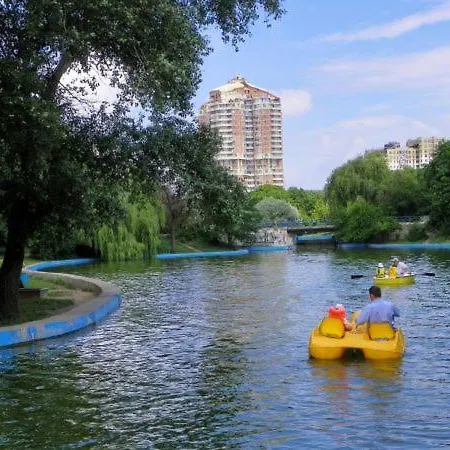 Квартира Возле Аркадии И Парка Победы С Балконом И Видом На Море Apartment *
